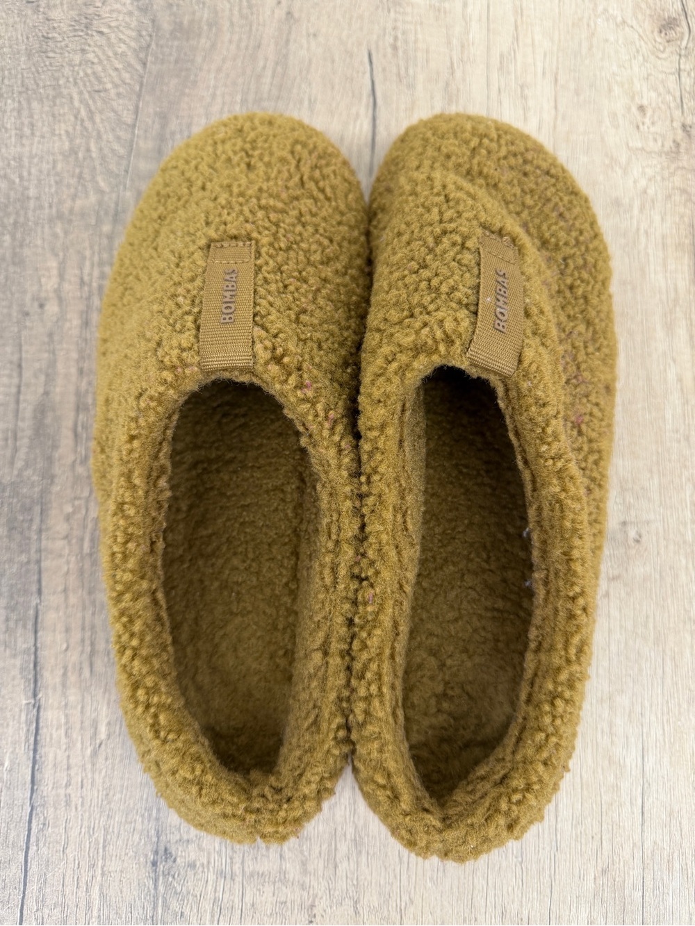 Bombas Sherpa Slip-On Slippers in Mustard Gold - Picture 4 of 7